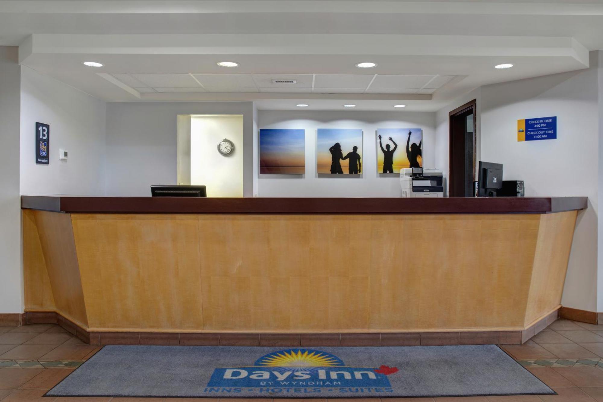 Days Inn By Wyndham Whitecourt Eksteriør billede