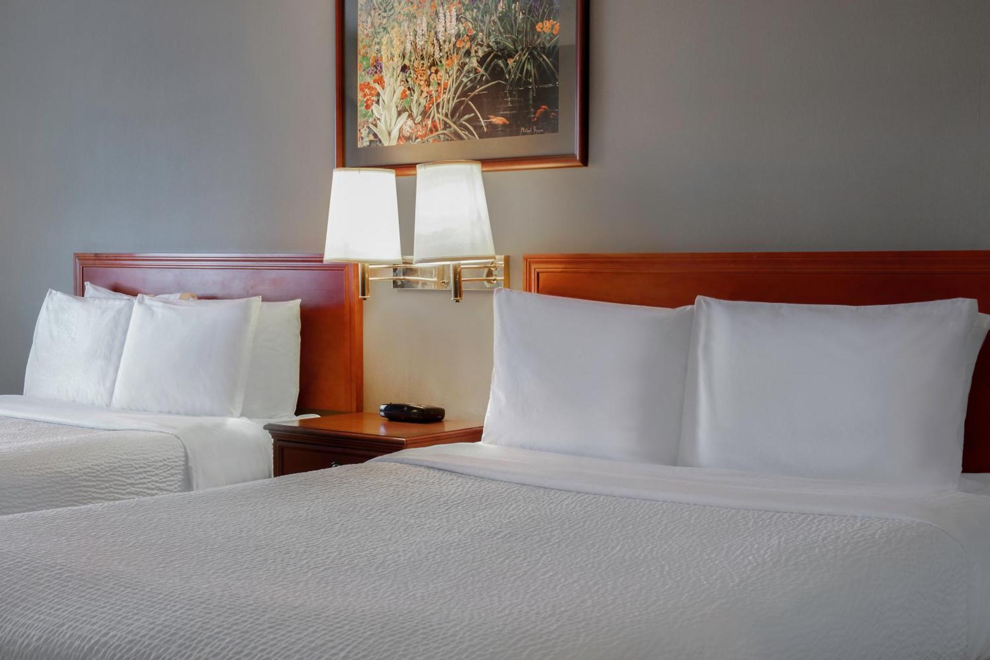 Days Inn By Wyndham Whitecourt Eksteriør billede